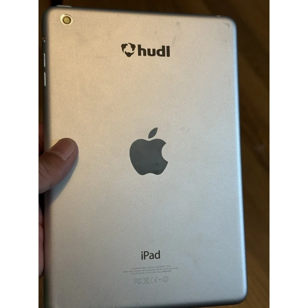Apple iPad Mini 16 GB , White Model A1432, ( Parts Only ) Red , Bundle